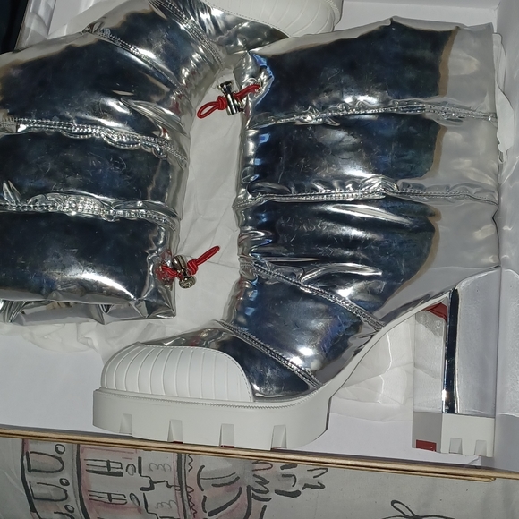 Christian Louboutin ORIONA quilted BOOTS still new - Picture 7 of 13